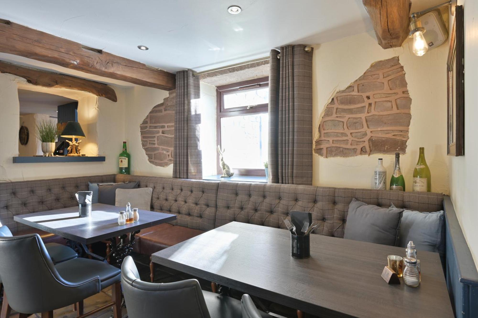Rooms At The Dressers Arms Чорли Екстериор снимка