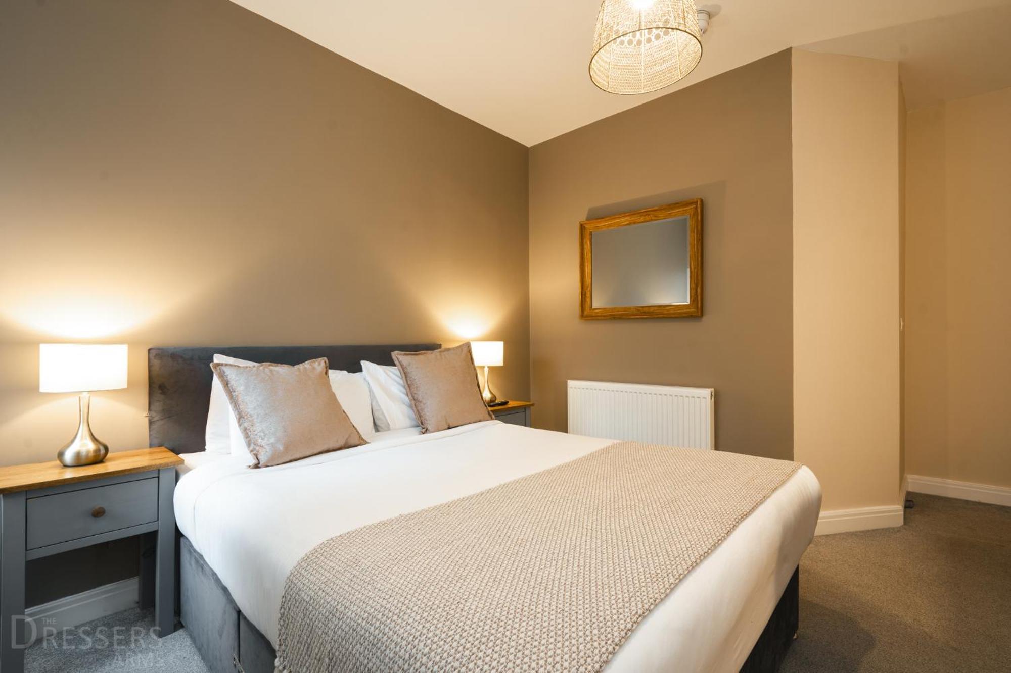 Rooms At The Dressers Arms Чорли Екстериор снимка