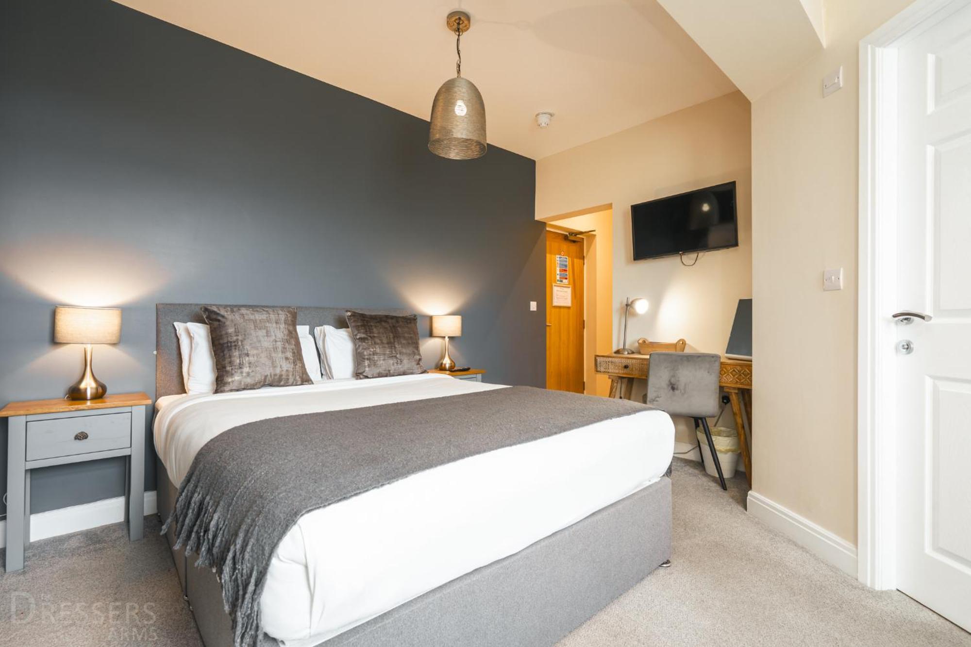 Rooms At The Dressers Arms Чорли Екстериор снимка