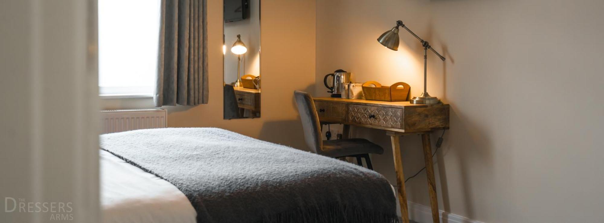 Rooms At The Dressers Arms Чорли Екстериор снимка