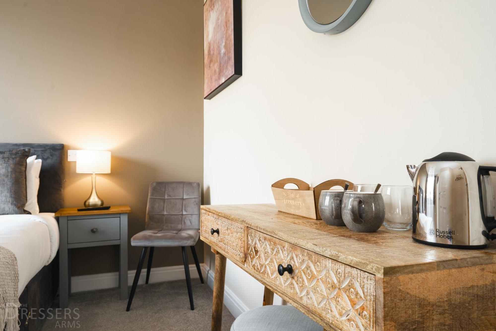 Rooms At The Dressers Arms Чорли Екстериор снимка